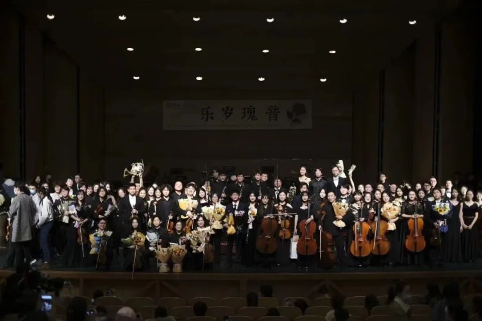 拉丁美洲冠军盛会精彩上演，激情燃烧球场的简单介绍